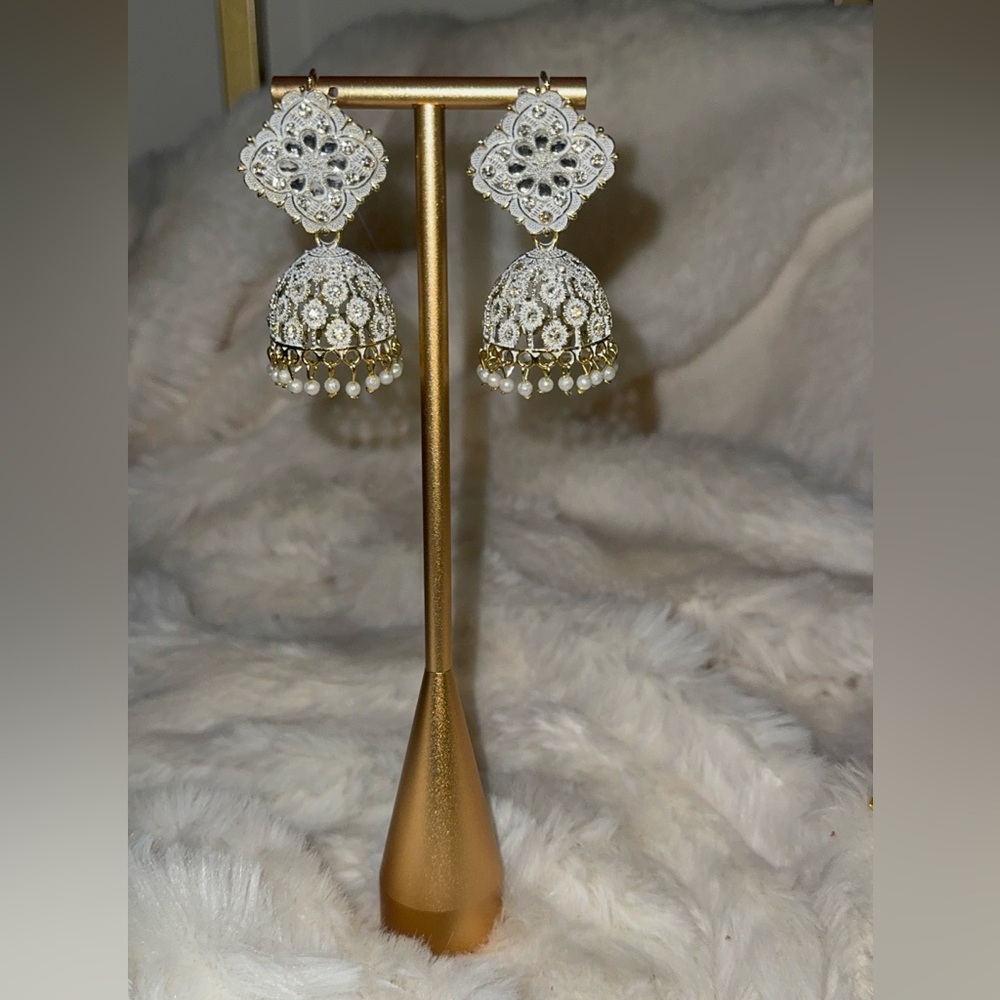 Pakistani / Indian Elegant Silver and white Jhumka Earrings